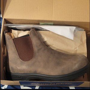 Brand new in box Blundstone Unisex Winter Boots